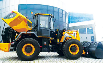 贊！CLG848H-4F輪式裝載機(jī)順利通過自治區(qū)工信廳驗(yàn)收