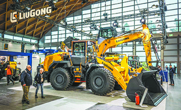 柳工產(chǎn)品亮相第27屆意大利綠色能源與環(huán)保展覽會(huì)