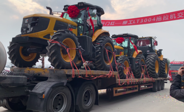 開門紅！柳工重型拖拉機(jī)批量發(fā)運(yùn)