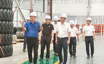 賴頌平帶隊(duì)赴西北市場進(jìn)行走訪調(diào)研