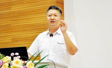 黃海波在2018年度質(zhì)量月表彰會(huì)上強(qiáng)調(diào)：從心開始，讓客戶滿意，讓柳工揚(yáng)名！