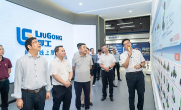 廣旅集團黨委書記、董事長容賢標一行到訪柳工