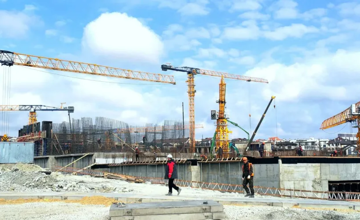 柳工江漢塔機首次海外“立塔”