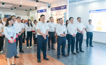 柳工集團(tuán)黨委舉辦“循足跡 悟思想 感恩奮進(jìn)譜新篇”主題活動(dòng)