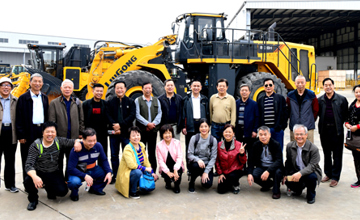 自治區(qū)國資委老領(lǐng)導(dǎo)蒞臨公司參觀訪問