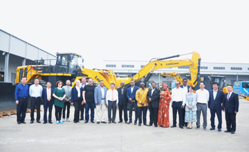 十余國(guó)大使齊聚柳工 共譜柳工國(guó)際合作新篇章 “一帶一路”沿線國(guó)家駐華大使和使節(jié)到公司參觀訪問(wèn)